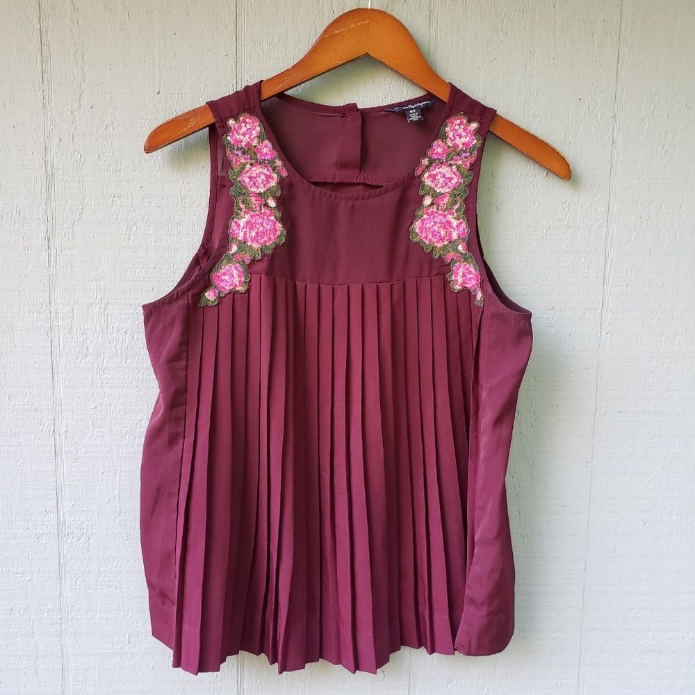 American Eagle Pleat Front Burgundy Purple Tank M